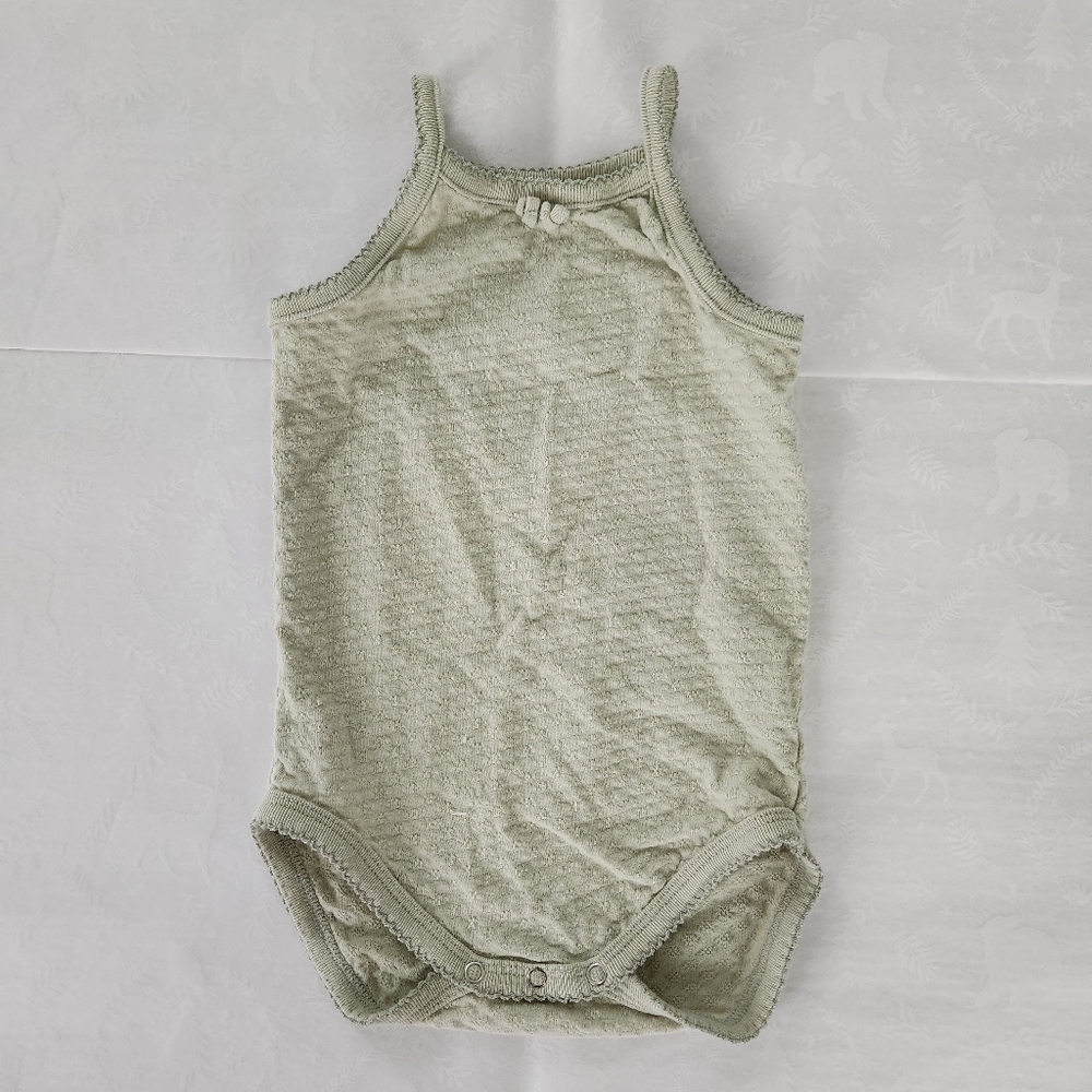 💕✨️Quincy mae baby girl cami bodysuit onesie 12/18 months green